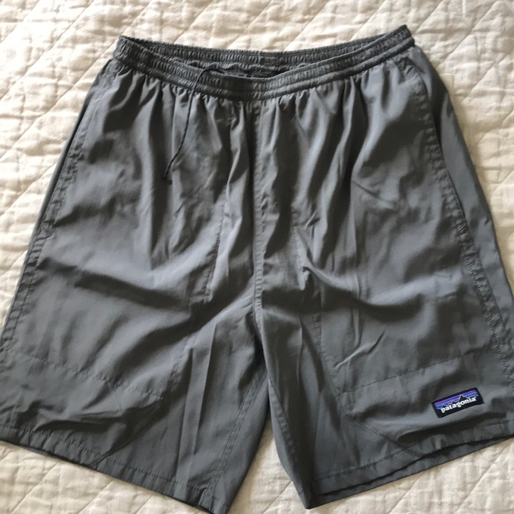Patagonia Baggie Light shorts (size small | grey color)